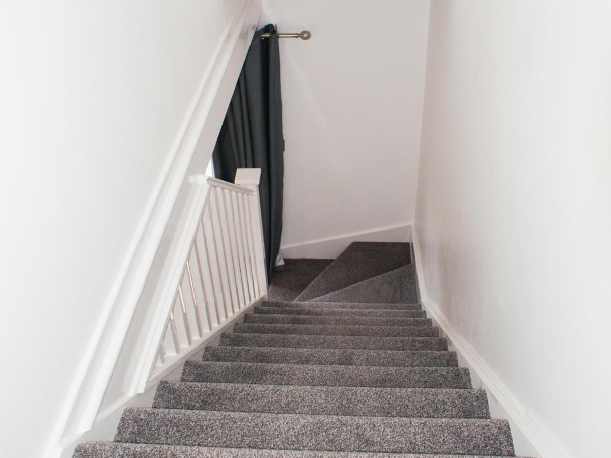 Villa East Midland House Free Private Parking Fast Wifi Smart Tv With Garden Kettering Exterior foto
